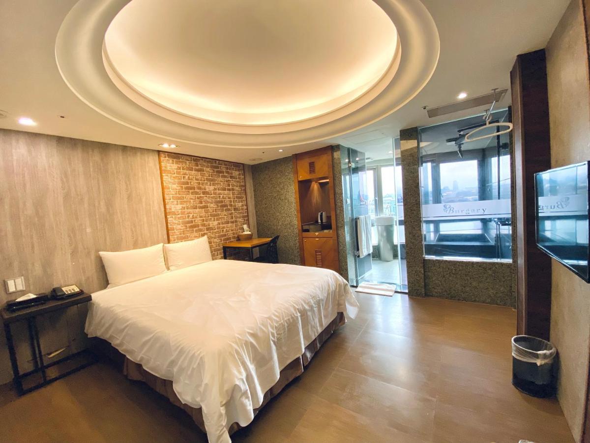 Burgary Hotel Taipei Exterior photo