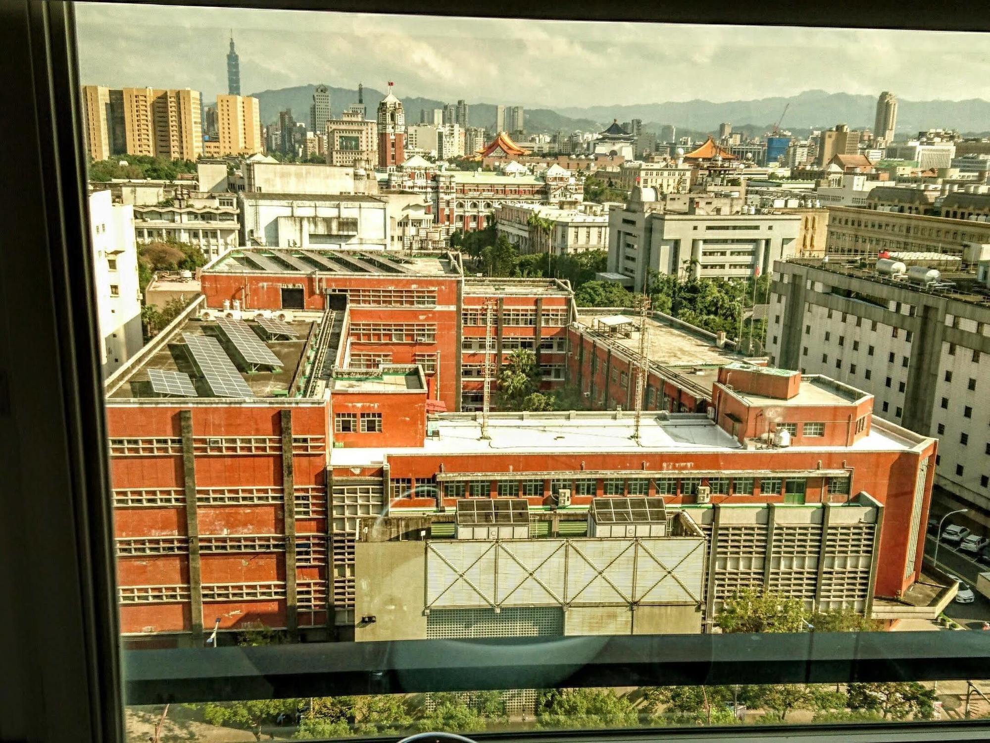 Burgary Hotel Taipei Exterior photo